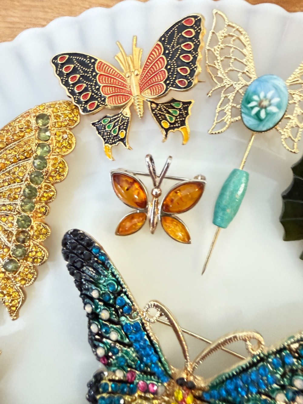 Butterfly Brooch Tray For Live Show on 9/3 - Picture 3 of 12